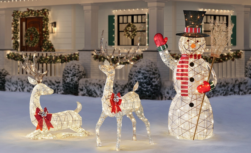 Spruce Up Your Yard With These Fun And Festive Outdoor Christmas Decorating Ideas! 🎄✨