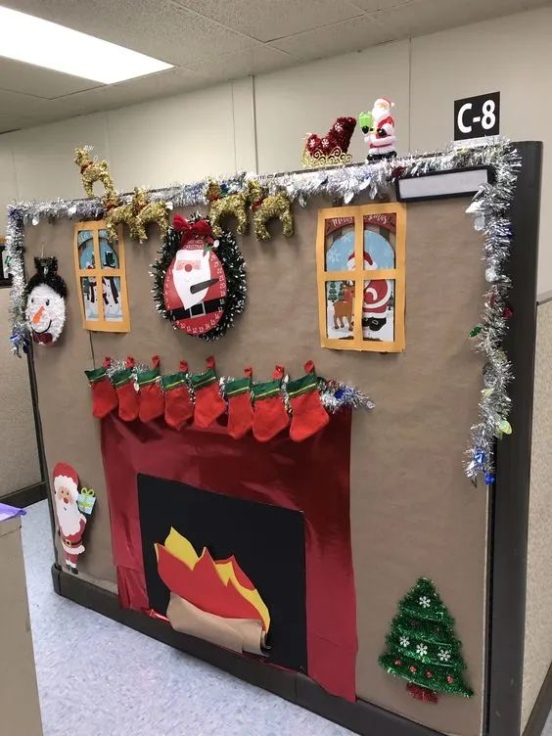 Deck The Walls: Creative Cubicle Christmas Decorating Ideas