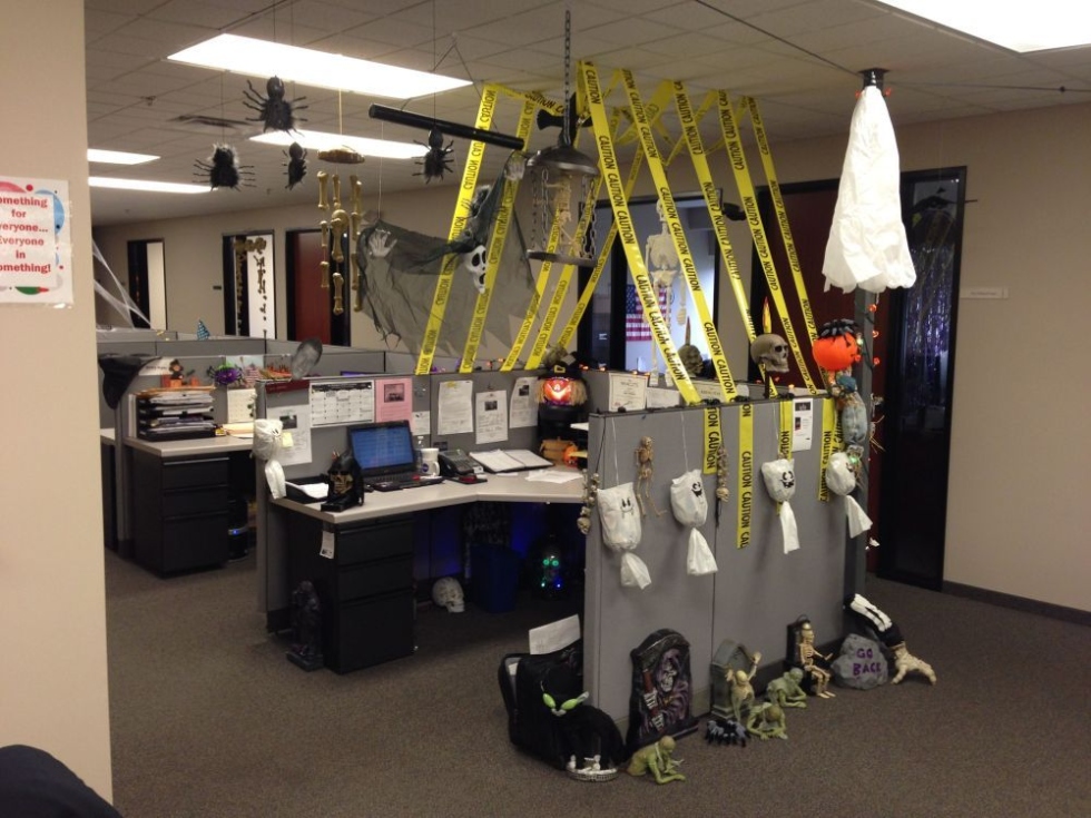 Niche Utama 2 Fun And Spooky Halloween Office Decor Ideas