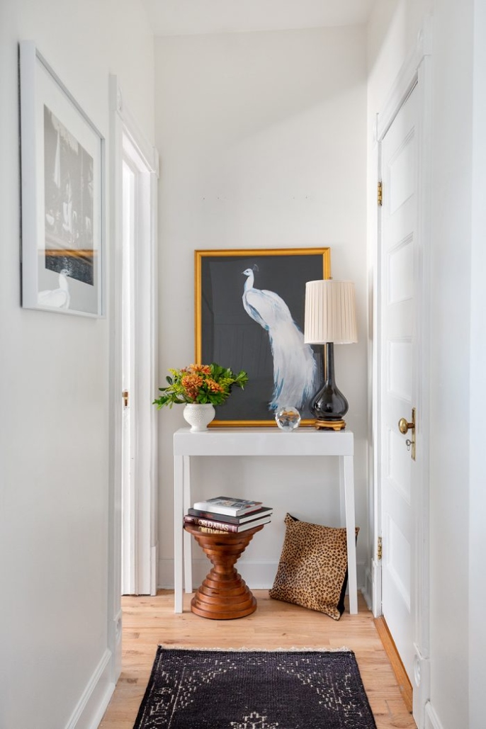 Transform Your Hallway With These Stunning Wall Decor Ideas